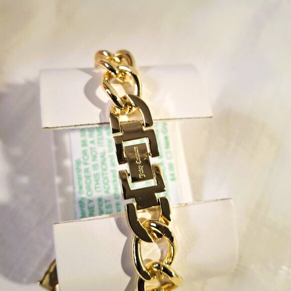 Juicy Couture Gold – tone NYC-Themed Charm Watch NIB - Picture 7 of 10